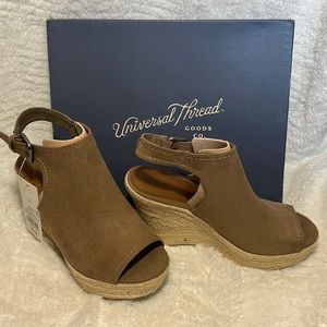 Woman platform sandals